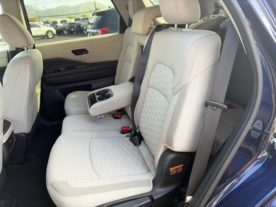 2023 Nissan Pathfinder SV