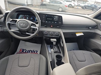 2024 Hyundai Elantra SE