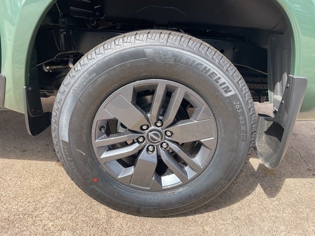 2025 Nissan Frontier SV